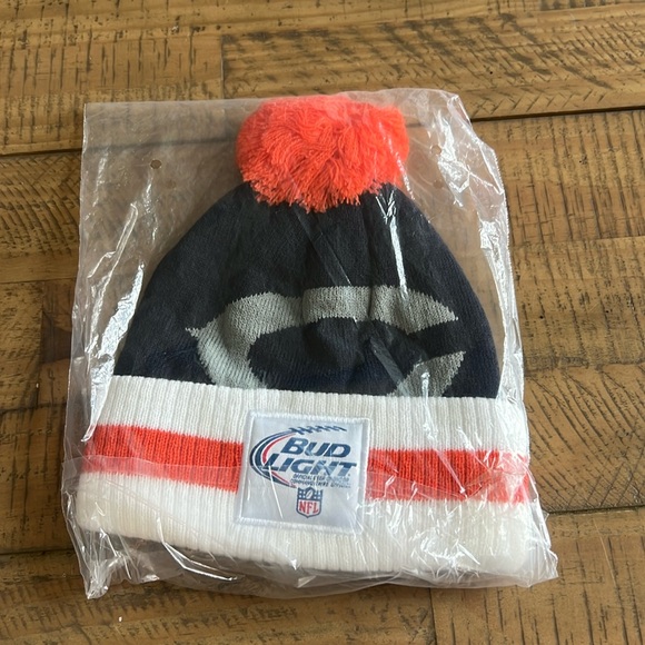 Chicago Bears - Bud Light Winter Hat - Picture 2 of 4